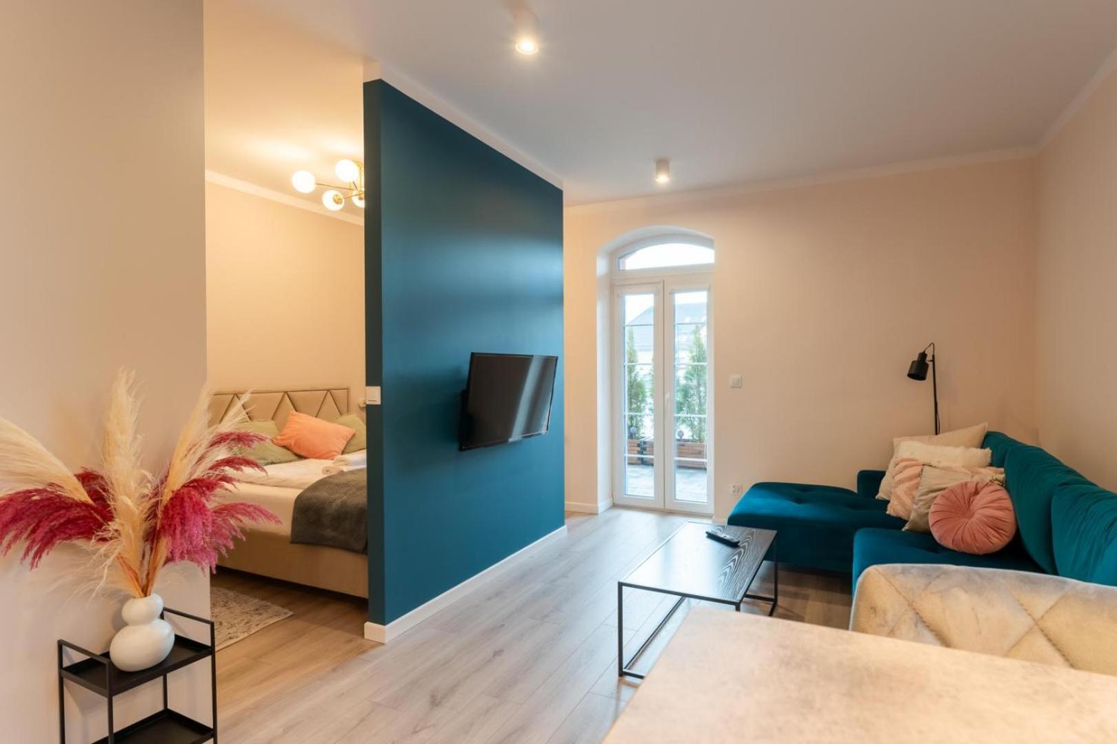 Apartament Smile - Z Prywatnym Monitorowanym Parkingiem By Spaceapart Еленя-Гура Экстерьер фото